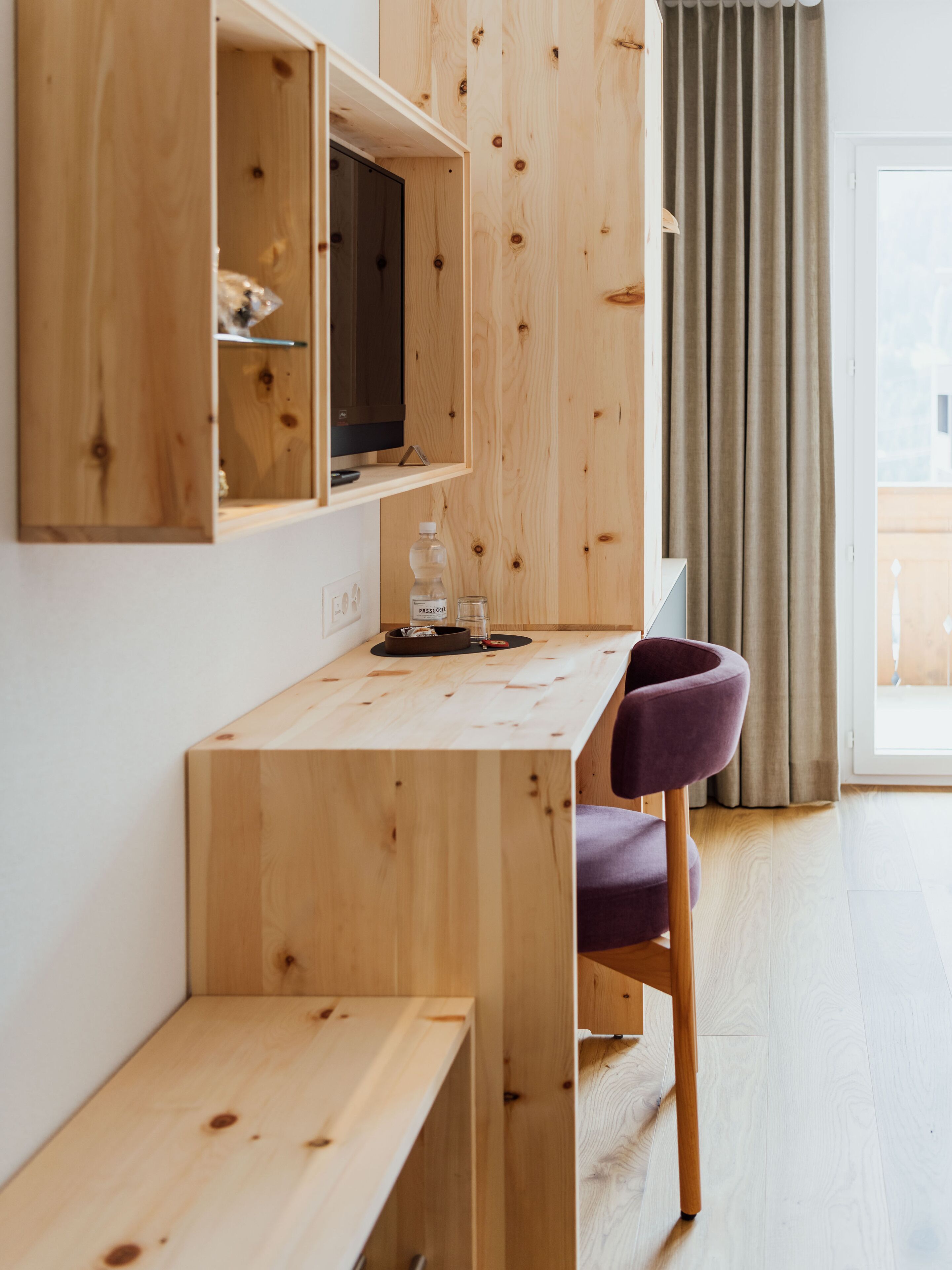 single room (magnific) | wardrobe