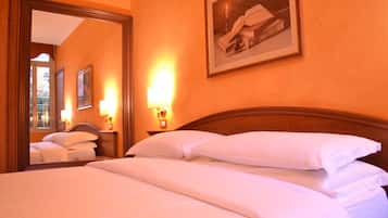 Camera doppia | Con stile personalizzato, con arredamento individuale, una scrivania