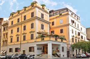 Porch - Hotel Museum (Rome)