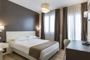 Deluxe Room | In-room safe, desk, blackout curtains, free WiFi