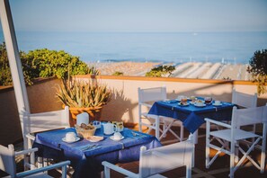Petit déjeuner buffet compris tous les jours