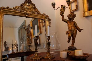 Lobby sitting area - Villa Taormina (Taormina)