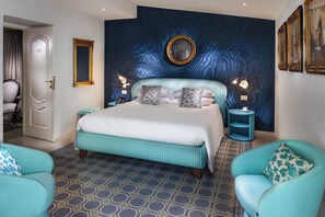 Junior Suite | Premium bedding, in-room safe, blackout curtains, iron/ironing board