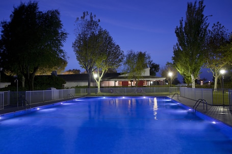 Seasonal outdoor pool