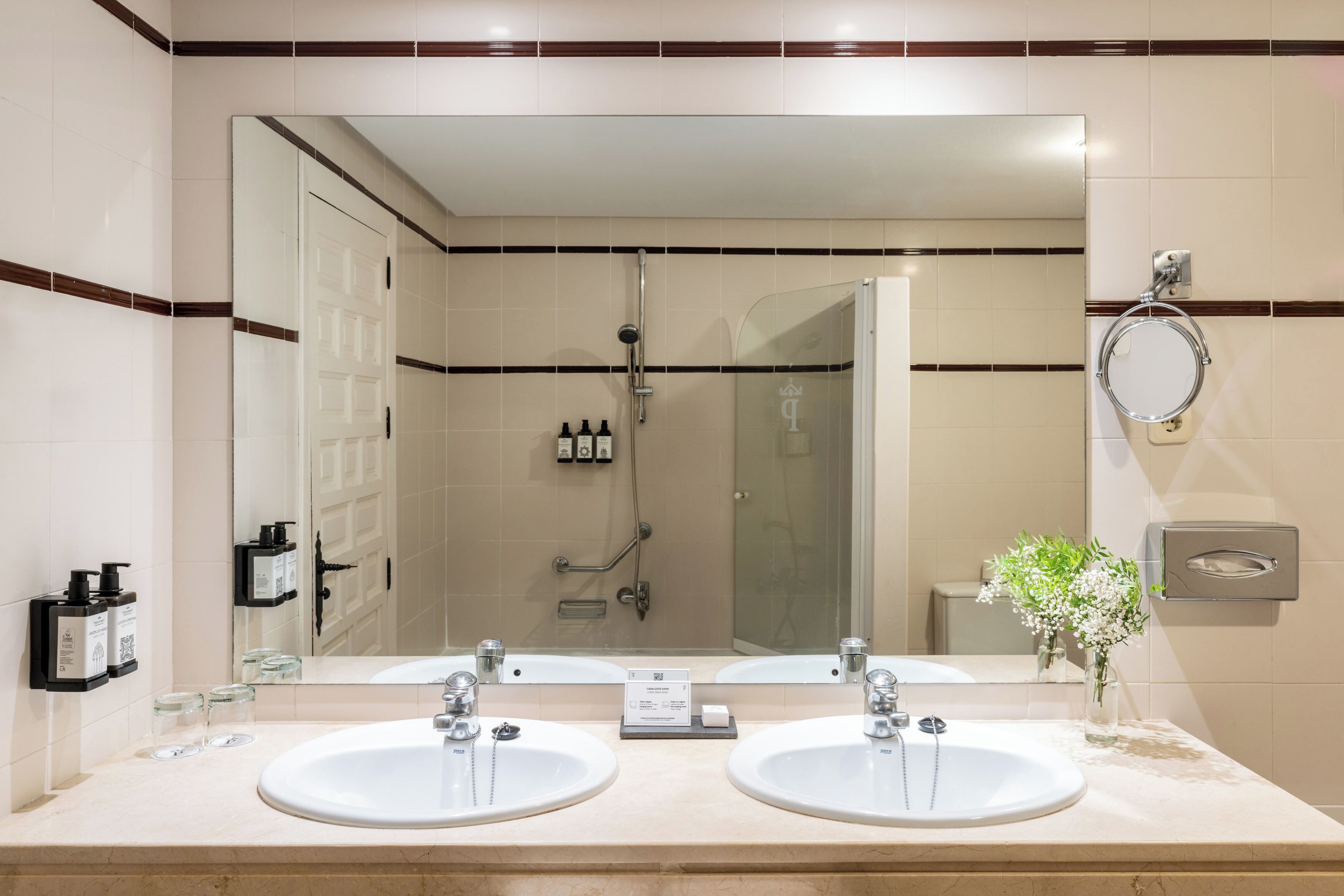 minibar, in-room safe, individually decorated, individually furnished