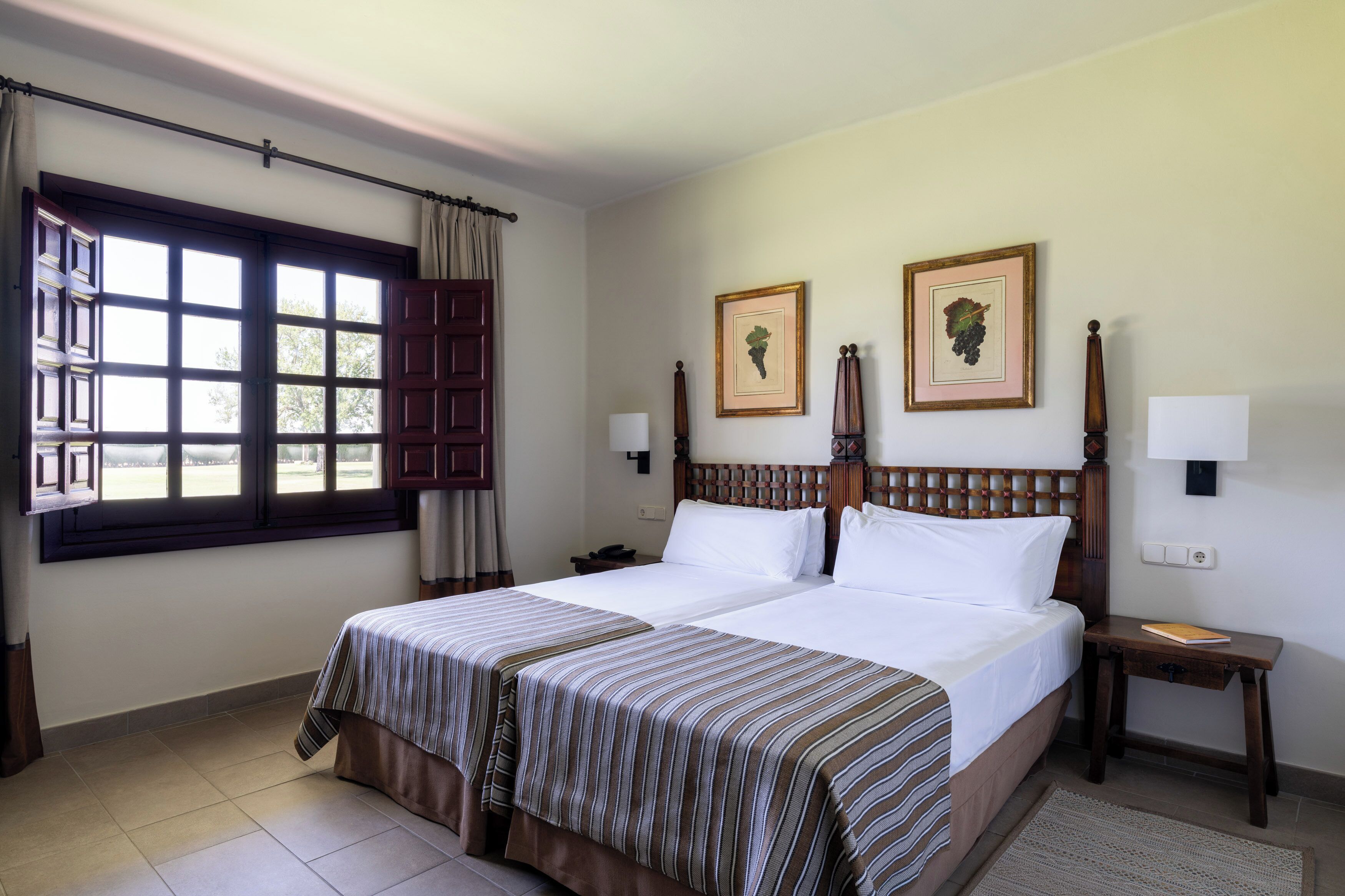 minibar, in-room safe, individually decorated, individually furnished