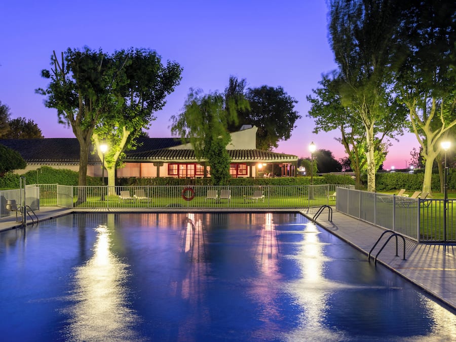 Een 26-inch lcd-televisie met digitale zenders en televisie