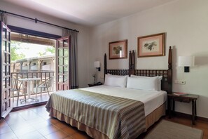 Frigobar, cofres nos quartos, individualmente decorados