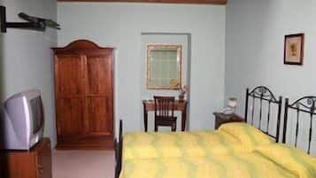 Minibar, in-room safe, desk, iron/ironing board
