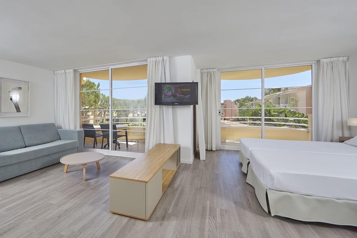 Minibar, in-room safe, desk, blackout curtains