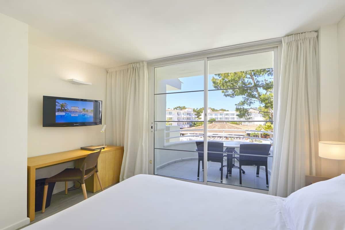 Minibar, in-room safe, desk, blackout curtains
