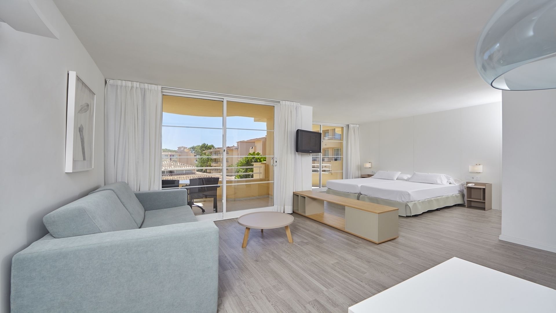 minibar, in-room safe, desk, blackout curtains