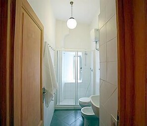 تجهيزات دش، مجففات شعر، مناشف