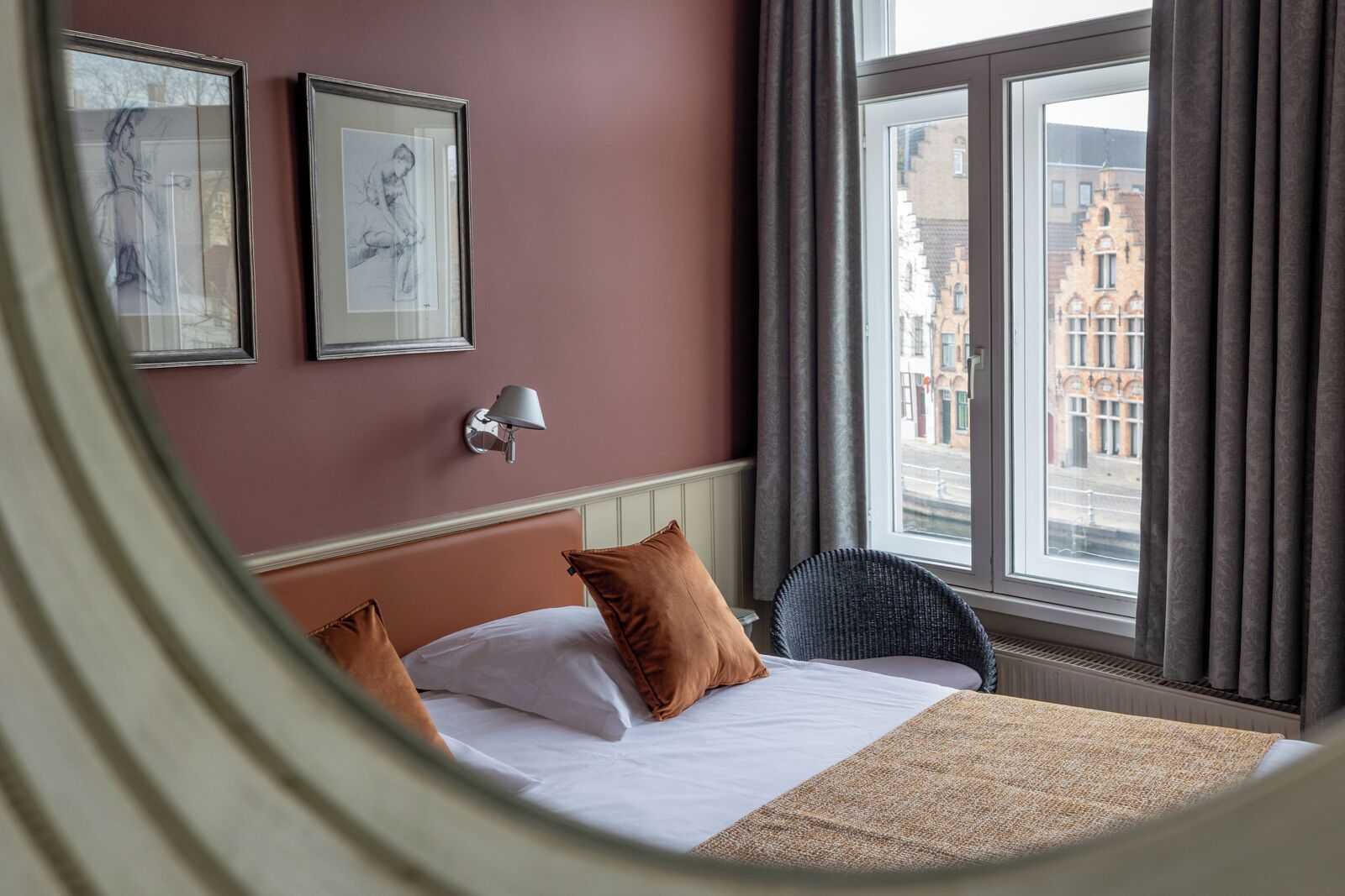 Coffres-forts dans les chambres, bureau, rideaux occultants