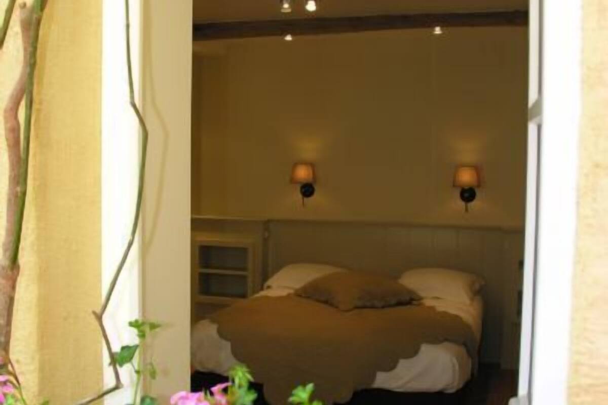 premium bedding, select comfort beds, in-room safe, desk