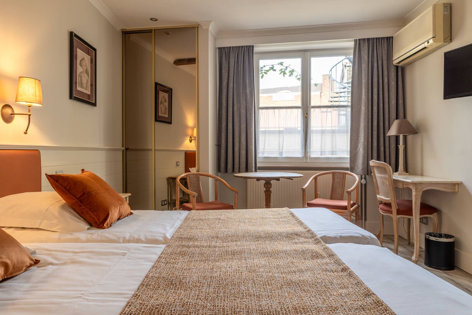 Twin Room | In-room safe, desk, blackout drapes, soundproofing