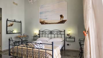 1 bedroom, down duvets, pillow-top beds, minibar