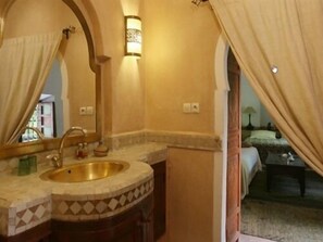 Superior Triple Room, Private Bathroom (Cherafa) | Bathroom - Riad R'mane (Marrakech)