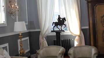 Sala de estar en el lobby