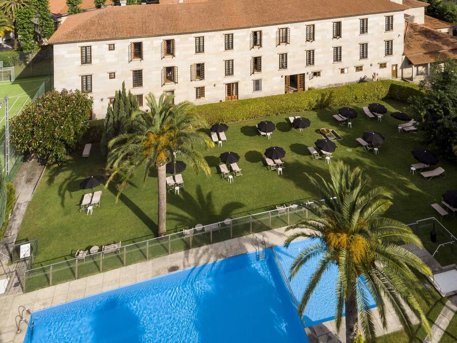 Outdoor pool, pool umbrellas, pool loungers