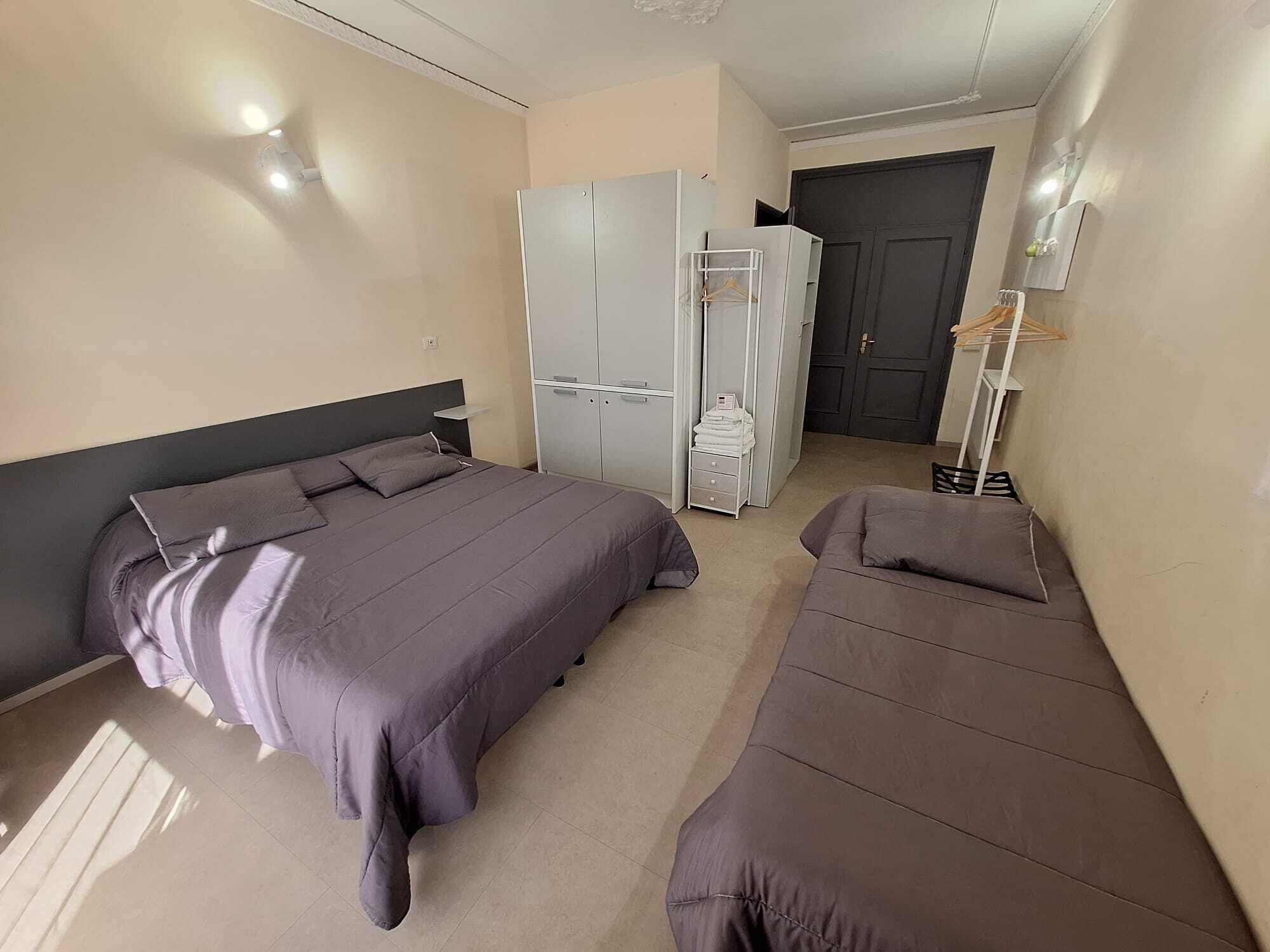 Chambre Triple Deluxe, 1 chambre, salle de bains privée, côté jardin
