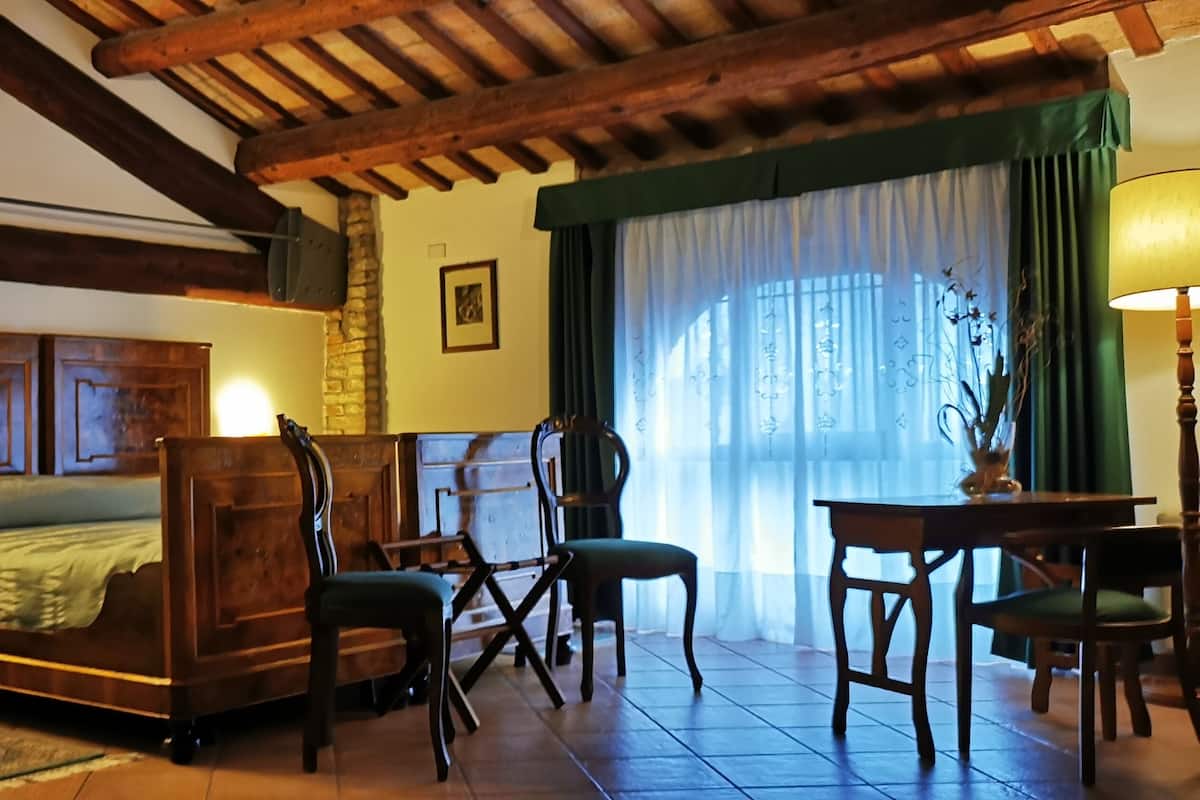Deluxe Studio Suite | Premium bedding, Select Comfort beds, minibar, in-room safe