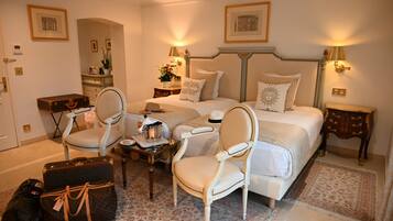 Literie de qualité supérieure, surmatelas, minibar