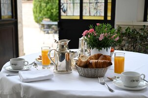 Daily buffet breakfast (EUR 25.00 per person)