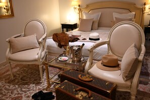 Premium bedding, pillowtop beds, minibar, in-room safe - La Villa Eugène (Epernay)