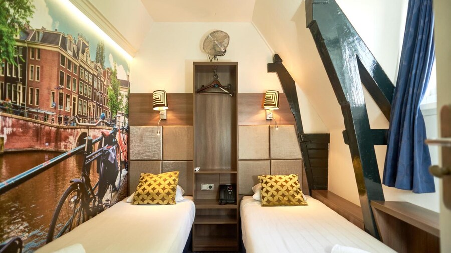 Townhouse Hotel
