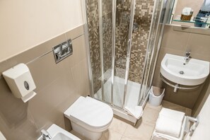 Superior Double Room | Bathroom | Shower, free toiletries, hair dryer, towels - Aelius B&B by Roma Inn (Rome)