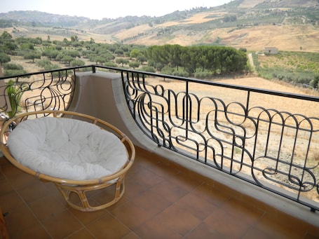 Quadruple Room with Terrace, Countryside View | Terrace/patio