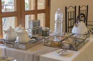Free daily buffet breakfast  - Villa Diana (Agrigento)