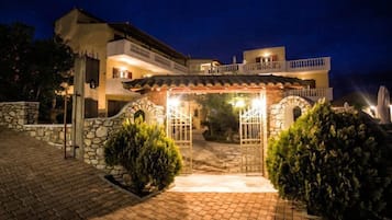 Bagian depan properti