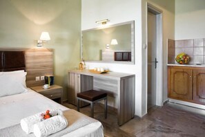 Double Room | Living area | TV - Blue Horizon Studios (Skiathos)