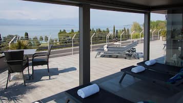 Sun deck