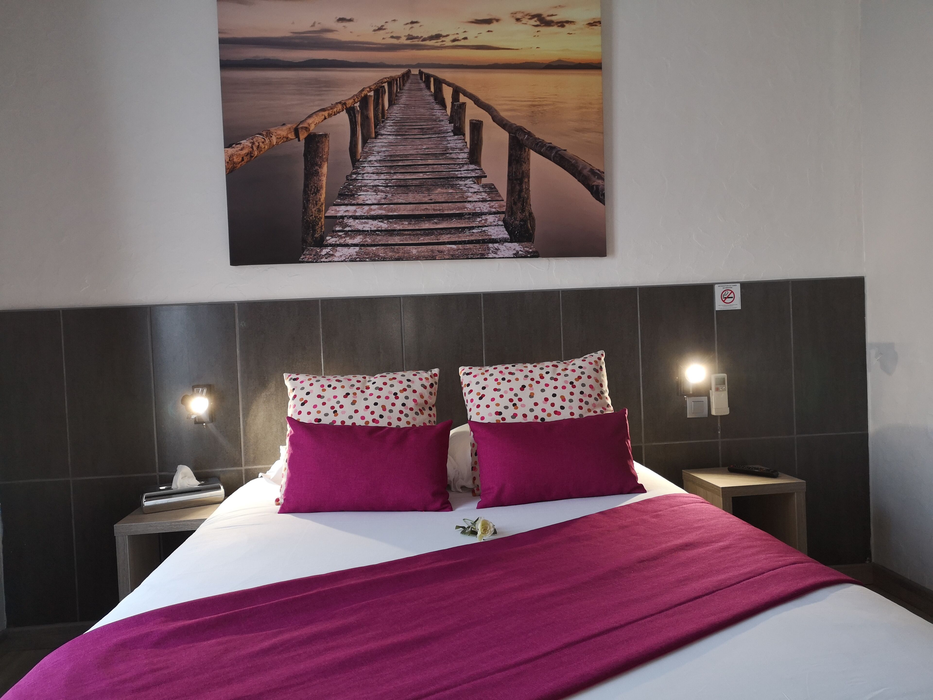 single room | 1 bedroom, in-room safe, desk, blackout curtains