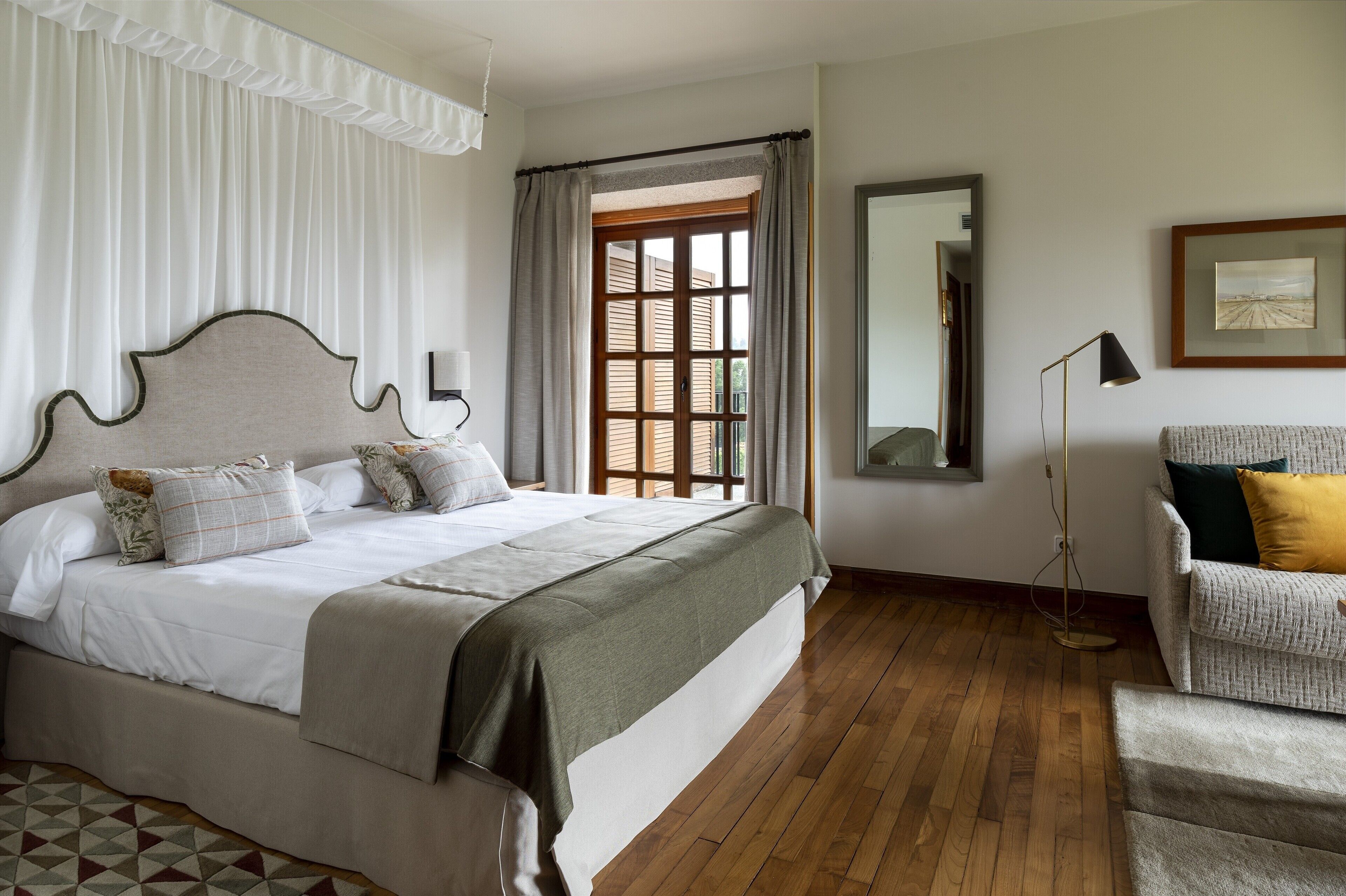 junior suite | 1 bedroom, premium bedding, minibar, in-room safe