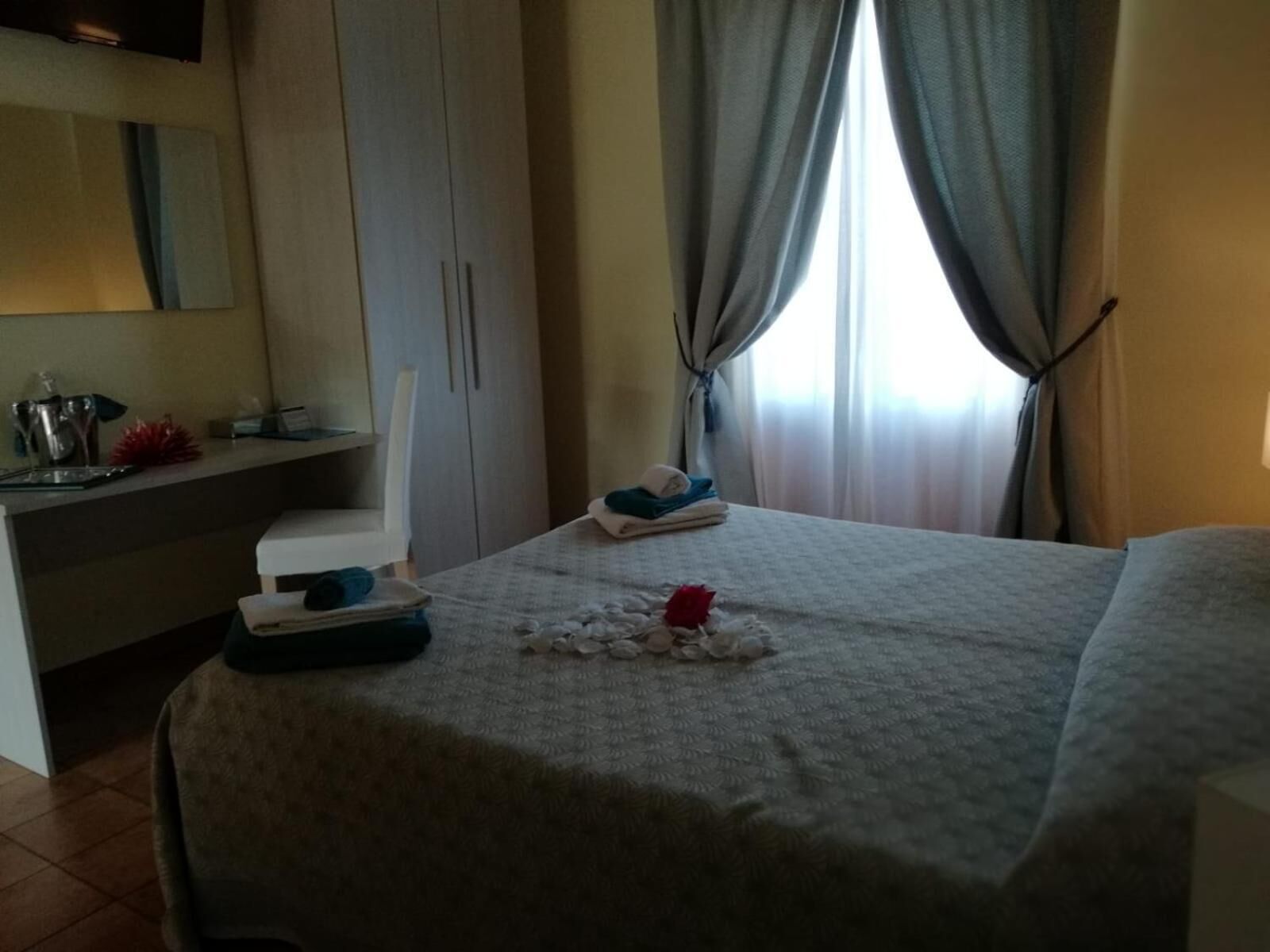 premium bedding, select comfort beds, minibar, in-room safe