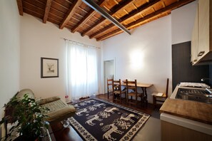 Standard Apartment | Living area | LCD TV - B&B SubUrbe Roma (Rome)