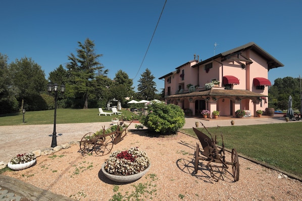 Voorkant van accommodatie