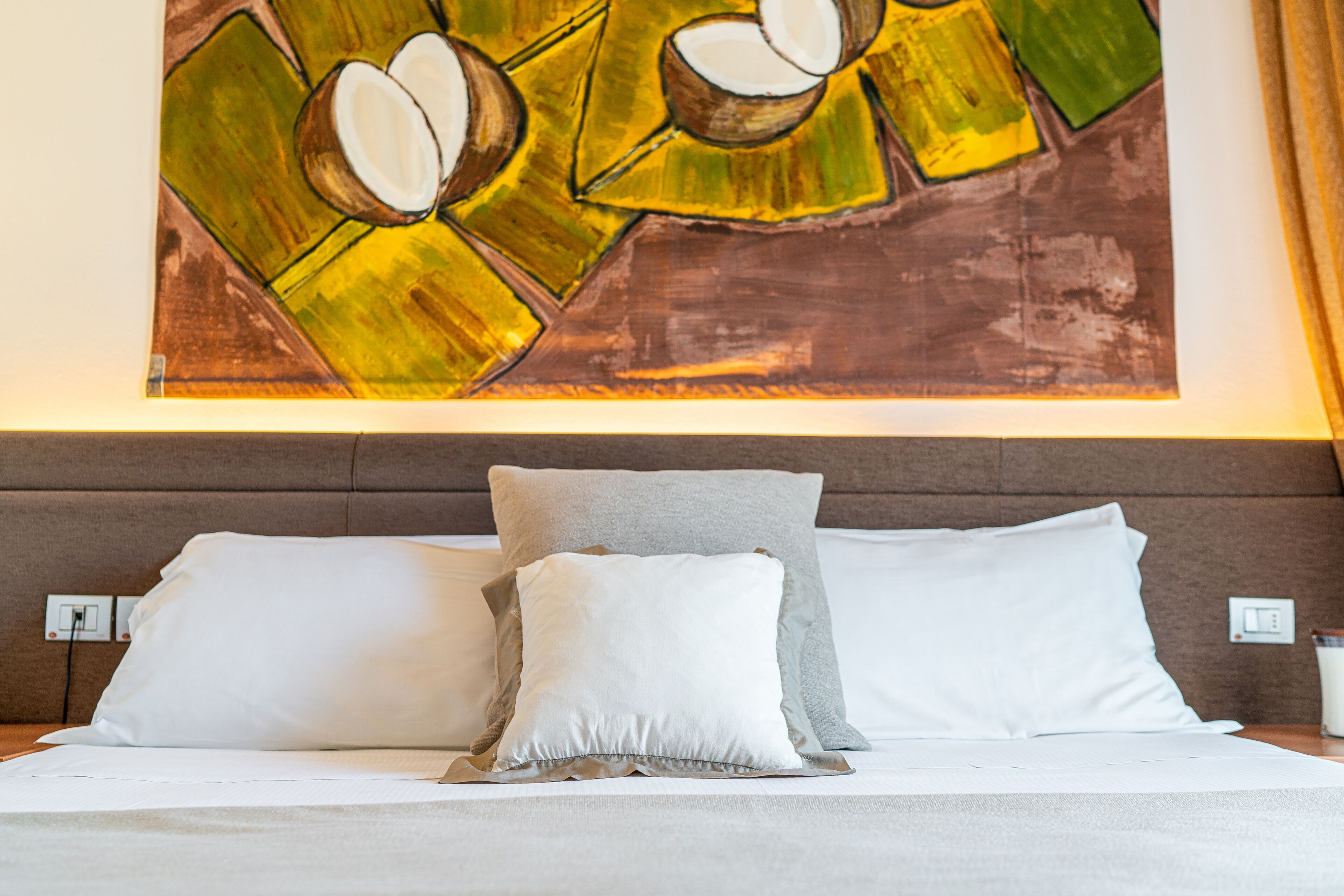 minibar, in-room safe, desk, blackout curtains