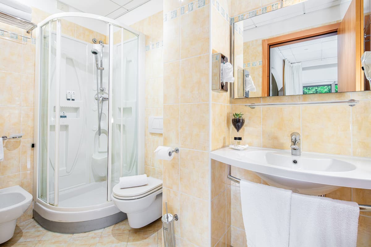 minibar, in-room safe, desk, blackout curtains