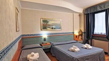 Daunenbettdecken, Minibar, Zimmersafe, Schreibtisch