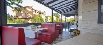 โรงแรมออโรรา