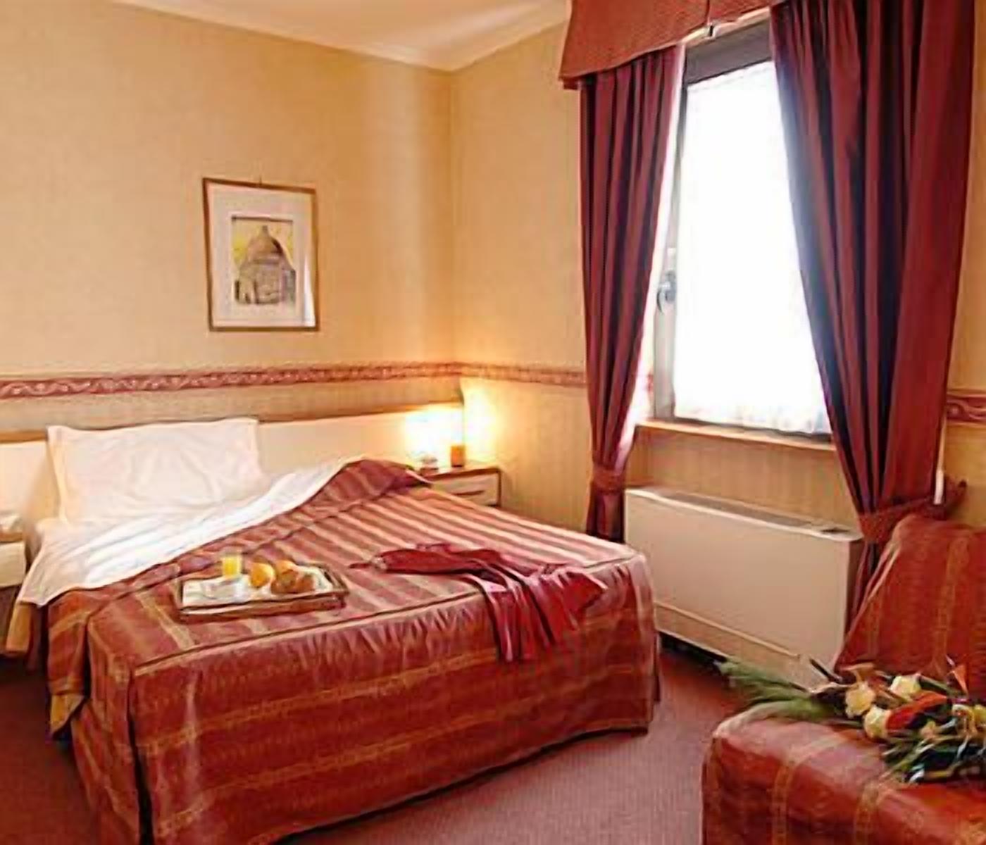 1 bedroom, down duvets, minibar, in-room safe