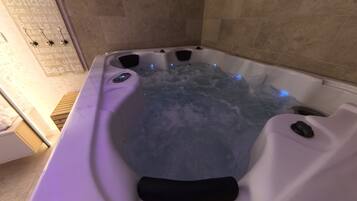 Vasca idromassaggio privata