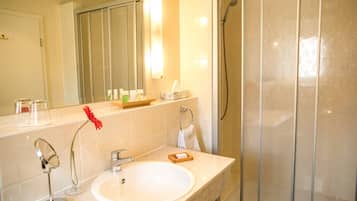 Doppelzimmer | Badezimmer | Haartrockner, Handtücher