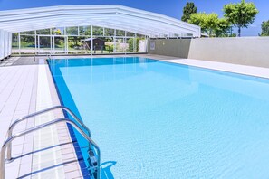 Piscina interna, piscina externa
