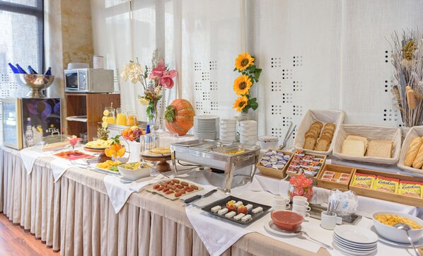 Frukostbuffé varje dag mot avgift
